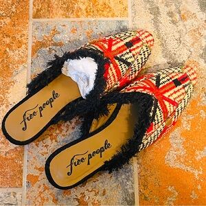 🐦‍🔥NWOB! Free People Plaid, Fringe Red Black & Cream Slides/Flats!
